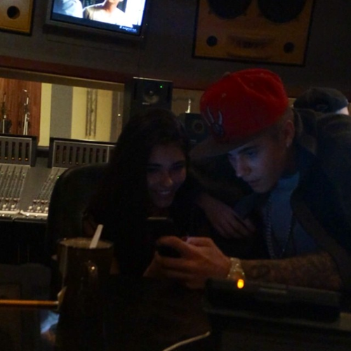 BizzleHechos's tweet photo. Cuando todos los controles @scooterbraun -  traciebeer Vía IG. http://t.co/TXm7x2DIs0