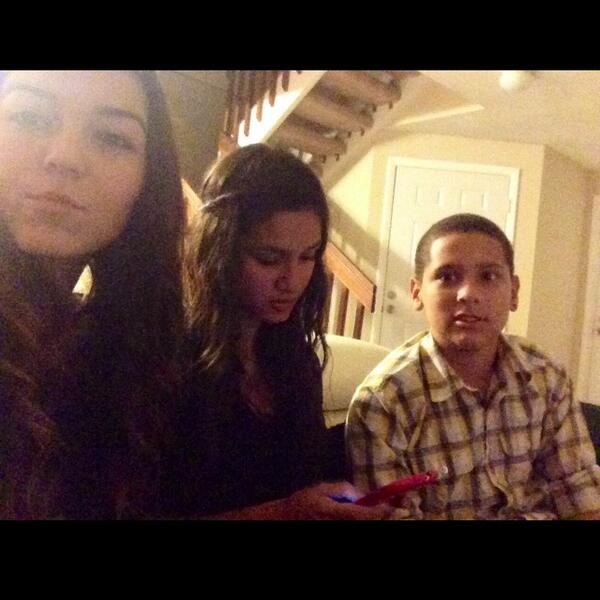 scatonii_'s tweet image. What i finddd on my phone 😂 . Iloveyouu guyys #throwbacck 💗. @ChiaraDifede_ @tf_gabriel_