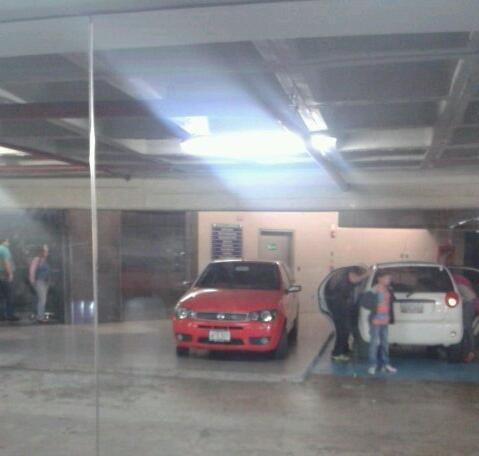 robertoescal's tweet image. Hay que cambiar algunas cosa de nuestra cultura para mejorar nuestro pais. #venezuela