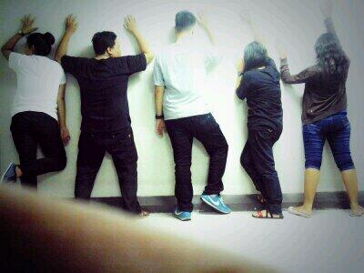 everyDHAY's tweet image. Edisi menyamar dikantin semalem #ngumpet #racetho