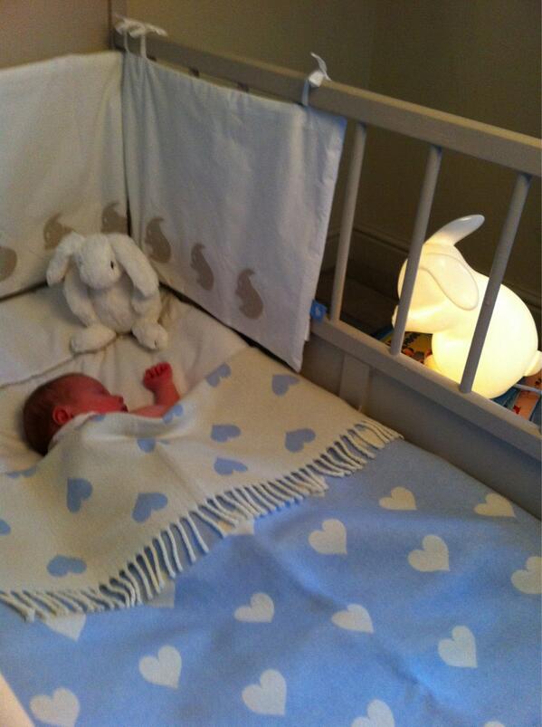 White_RabbitUK's tweet photo. Couldn't resist sneaking in for a photo of baby Carmen with her nightlight on divine #heartblanket #rabbitlight http://t.co/p30i7CZWYV