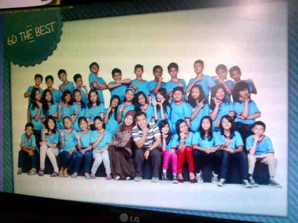 6Debest14's tweet photo. 6D with Bu Puji&amp;Pak Awangɞɞɞɞ http://t.co/2pypPUvqTK