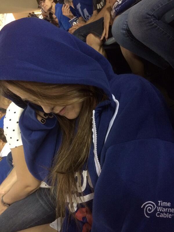 franklyrebecca's tweet photo. Someone's bored #bottomofthe10th http://t.co/AZvDKW0NWH