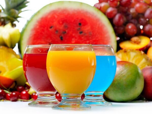 FemaIeAdvice's tweet photo. Orange juice, vegetable juice, watermelon juice and apple juice are amazing for your skin. Drink a glass a day!! http://t.co/DXMOrUhkAF