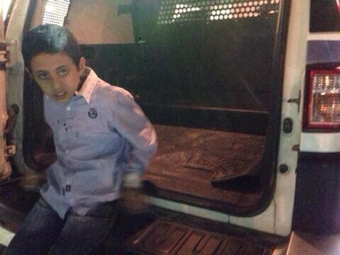 SE909's tweet photo. مصاب"بالتوحد"ضايع عمره 8-10  بمخرج 10 في الرياض بمقابل مسجد العويضه-انشرها لتكون سبب في وصولها لأهله

RT http://t.co/fle2ugbylN