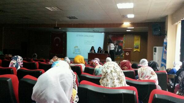 Gönül elçileri, Aile ve Sosyal politikalar il Müdürlüğü bunyesindeki psikologlarla cocuk gelişimi semineri duzenledi.