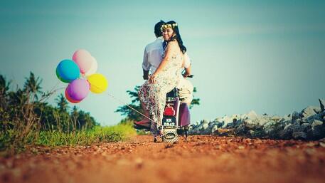 √ Dapatkan Inspirasi Untuk Foto Prewedding Vespa | Gallery ...
