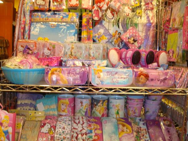サンキューマートあべのルシアス店 Twitter પર オススメ商品 プリンセスシリーズの雑貨が入荷しましたー ペンケースや貯金箱 ショッピングバッグなどがあります もう既にちらほら旅立っています 人気商品ですので 気になった方はお早めに もちろん全品390 サンキューマートあべのルシアス店 Twitter પર オススメ商品 プリンセスシリーズの雑貨が入荷しましたー ペンケースや貯金箱 ショッピングバッグなどがあります もう既にちらほら旅立っています 人気商品ですので 気になった方はお早めに もちろん全品390