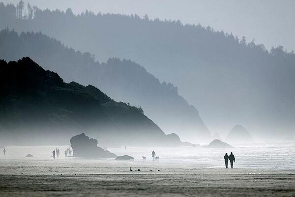 The Beach, Oregon, Us by Nicolas Bouvier #mystic