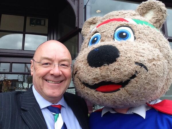 Modusman's tweet image. Get down to Bindles now for a great Wooden Spoon charity event Now!!