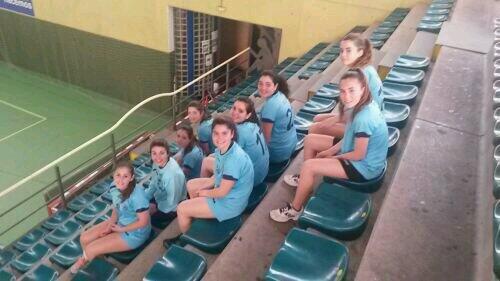 BalonmanoAdesal's tweet photo. Mucha suerte pequeñas y a su gran entrenadora @leirebv82 #CADEBA2014 http://t.co/nOoyxrcBP5
