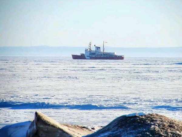 WhitefishPoint Light tweet media