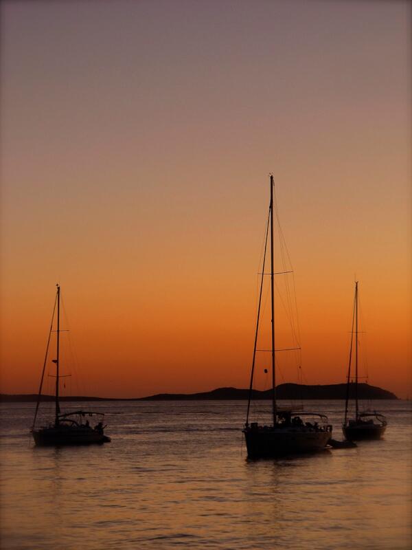 AmandineHenrard's tweet photo. amazing sunset in Ibiza, hope i can go back! @ibizaimages http://t.co/D9NGpugYve