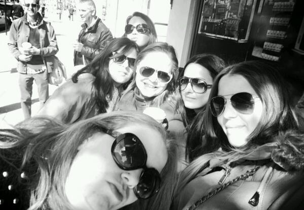 elisa_jb91's tweet photo. Ya en casitaa! :) :) @laurysbv @Chipitina_tania @Marichulyy @LoR3Na91 @marina_bp89 http://t.co/d7R1XYiohv