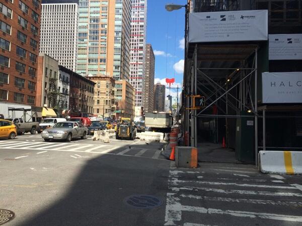 GlennHowerton's tweet photo. New York City really is going to be so awesome once they finish building it. #soclose http://t.co/fdBRmWF4DR