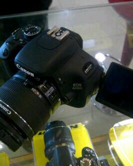 dionirawan23's tweet photo. Camera Canon 600D ,        free : sandisk 8 GB + Tas △ + Tripos WT-3110A , Garansi resmi Canon , harga promo IDR 6jt http://t.co/y3PVDdeHz8