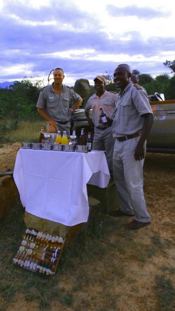 hollynicole0_0's tweet photo. Sundowner 1 of each pls! @KapamaReserve #lionworldtales @LionWorldTravel @flySAA_US #sunsetparty #Safari #SouthAfrica http://t.co/AXdvMOZBKe