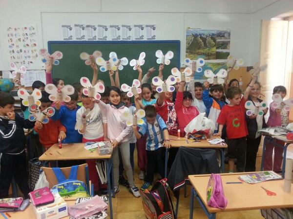 OSAHHispana's tweet photo. Hoy hemos estado en el colegio Domingo Lozano de #Málaga con nuestra campaña "Reduce, Reutiliza y Recicla" #OsahGreen http://t.co/0woXUw9D6l