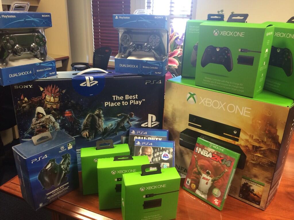 BkyrLYiCMAEeaaZ.jpg:large