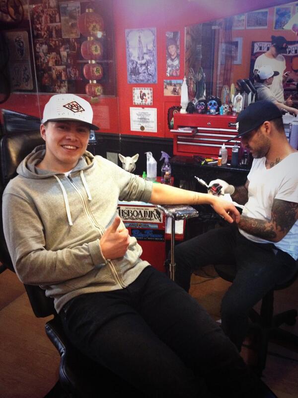 Victor Lindelof V Twitter My Brothers First Tattoo So Nervous Http T Co 8qfvadmluh