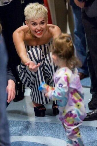 cchillzone's tweet photo. but the media won't show you pictures of this side of Miley http://t.co/0rPeKJxCKY