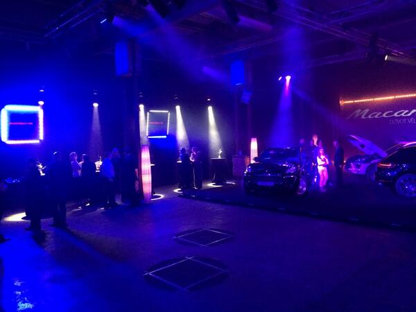 Jaunais #Porsche Macan tautai godam atrādīts, visi pie darba pelnīt naudu un uz salonu prom!