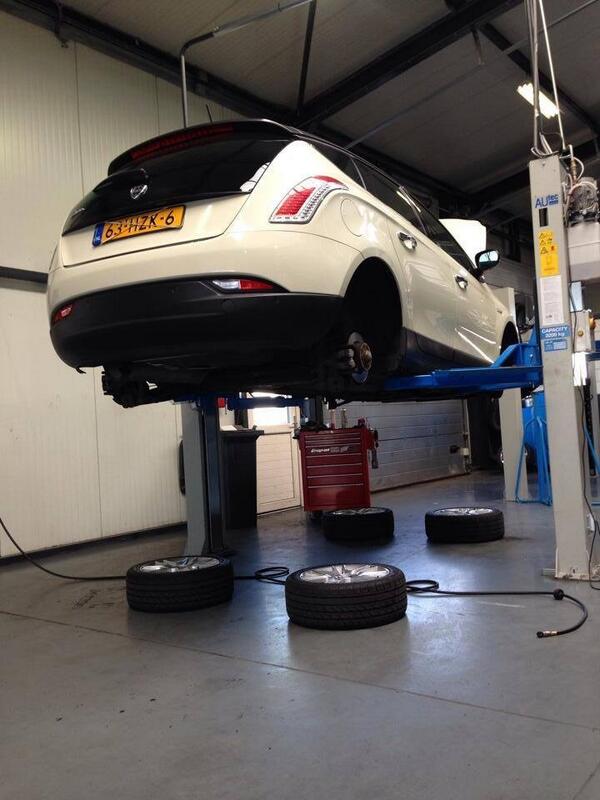 Het is weer tijd om de winterbanden te wisselen voor de zomerbanden! Bij ons altijd messcherpe prijzen voor banden!