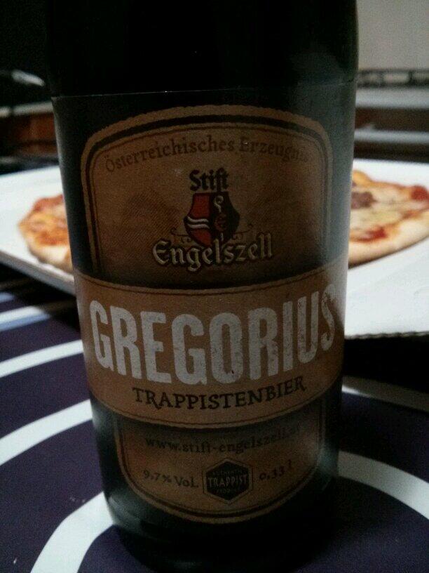 BkzWFzfIIAALzBe.jpg:large