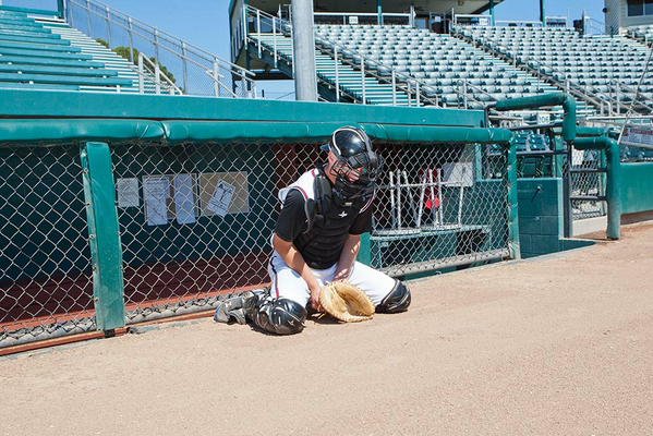 JWonCATCHING's tweet photo. Anti kick back drill 4 C's who R slow 2 their knees because they kick back.Barrier behind so they can't kick back.. http://t.co/96cXQCNSZR