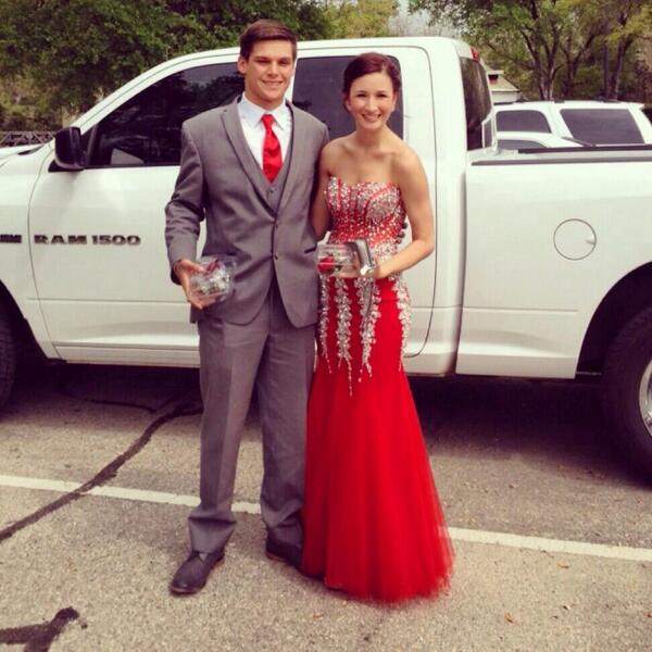 PromSeason's tweet image. 😍❤️