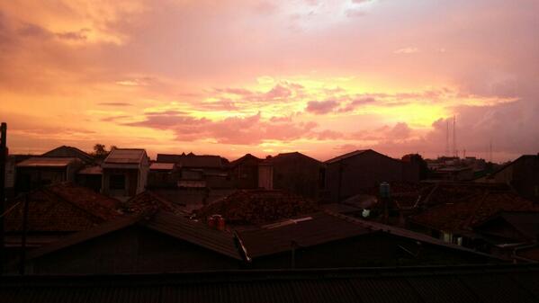 :D RT <a href="/JCQEAST/">JacquelineE🫧</a>: :O RT <a href="/DandonDoni/">RamadhanMZD</a>: <a href="/SyarifuddinNY/">Syarif Uddin</a> house "