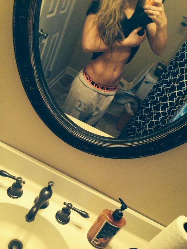 FirstClass_fit's tweet image. morning 🙈😉