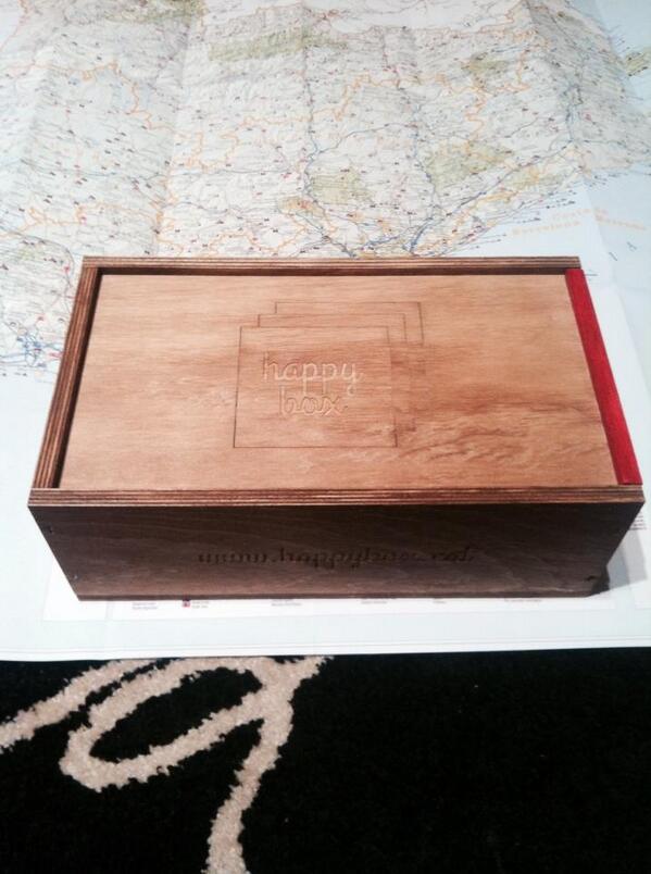 Happybox_cat's tweet photo. Continúan moviéndose las #happybox a un ritmo desenfrenado! Nos informan de que la #happyboxR está en #MADRID! #Yuhu! http://t.co/jjE7P0VjJS