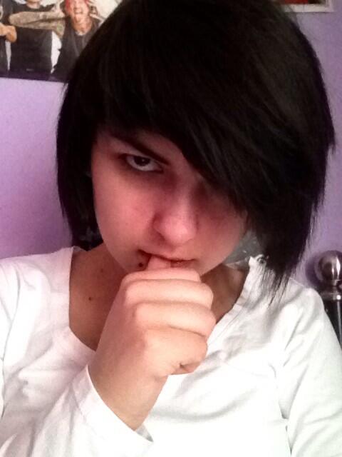 28Howle's tweet image. L Pedo face hahahahahahaha........... Just no :'(