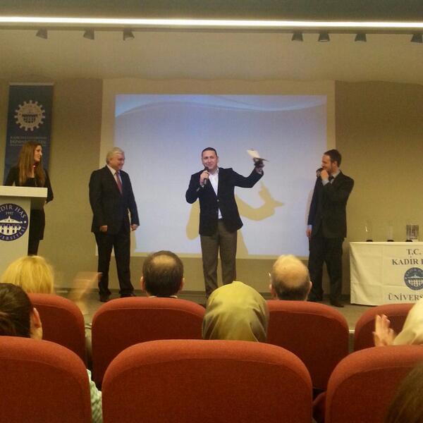 En iyi teknoloji mağazası ödülünün sahibi Teknosa oldu.