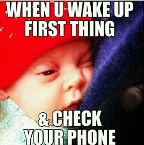 Sandayyybayyy09's tweet image. Hahaha everyone does this #checkyourphone #oneeyeopen #dying