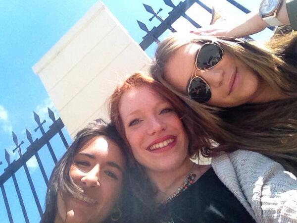 Maria_m9's tweet photo. Selfie mañanero @Pilarmga @Laaura_93 http://t.co/oaQ2jFxSbp