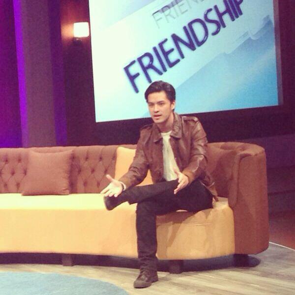 MorganOey_OR's tweet photo. Morgan Oey wawancara di just Alvin now. http://t.co/ksLTvf7jli