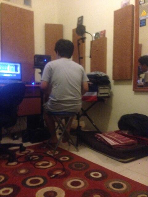 Take guide vocal untuk sebuah lagu berjudul jumping jupiter.. Bukan tentang motor fyi