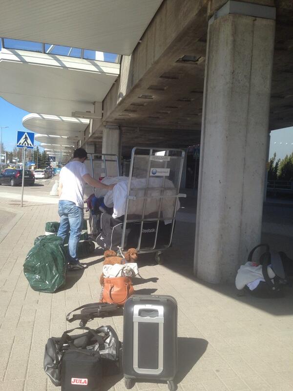 What a day💪 13 pieces of luggage, baby and a dog. Good job @SandraGullstran 😘