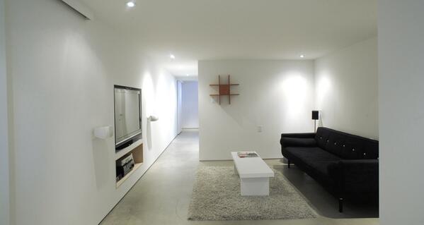 ModHouseDesigns's tweet image. If we had you at 'shag rake' then you'll enjoy the before images of this minimalist space! - modhouse.ca/beachwood-hous…