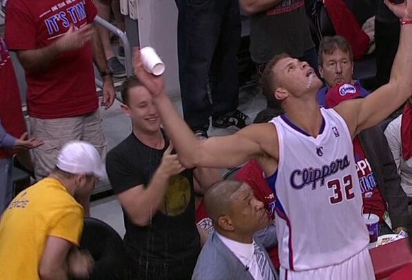 NBAcom's tweet photo. Forget about #Planking ... the new viral Internet trend is #Blakeing
http://t.co/cL0bAvbL87 #AllBall #Clippers http://t.co/sg34R8zSJy