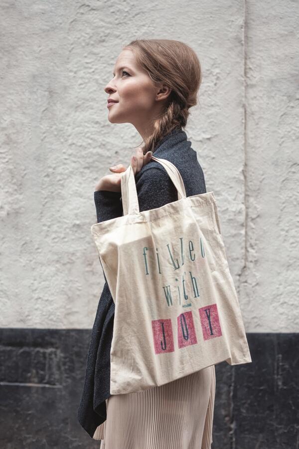 @JoyThielemans gaf een originele stempel aan haar tote bag voor het boek #MAAKBAAR van <a href="/maakblog/">Caroline Verbrugghe</a> &amp; <a href="/Lannoo/">Uitgeverij Lannoo</a>