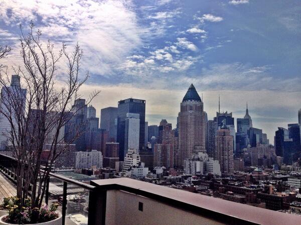 beesbudoir's tweet photo. PHOTO view from my office today #RooftopWorking @EverythingNYC @nycfeelings #picoftheday #skyline #NYC http://t.co/VbVe8tyh2i