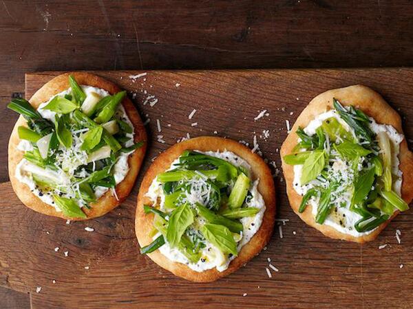 Verona_Davis's tweet photo. Spring is a time for al fresco dining, easy picnics and family meals. Here are a few recipes: http://t.co/JS7lmtDPsq http://t.co/N0ncfI7NUS