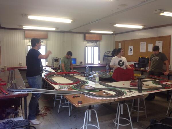 UdGeeks's tweet image. Dimecres per la tarda i dijous pel matí, en motiu de la FM de la @univgirona, curses d&apos;Scalextric!