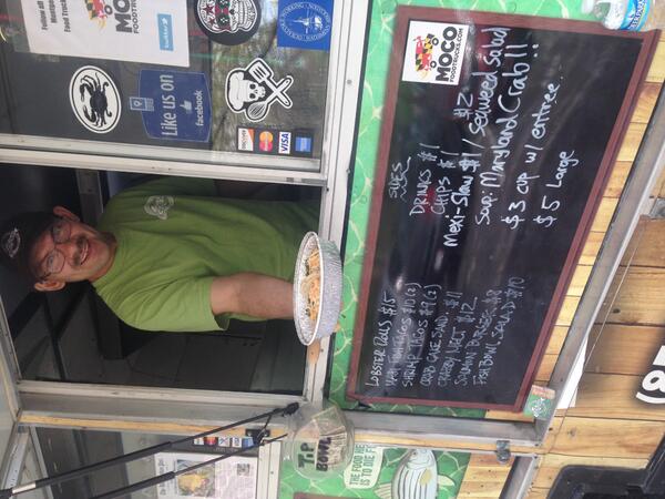ChefBearMiller's tweet photo. @mymcmedia #DITL Come try our MD Crab today at Go Fish! @gofishtruckdc http://t.co/WGQ6AKJ5mD http://t.co/ZWxDmHY7Y6