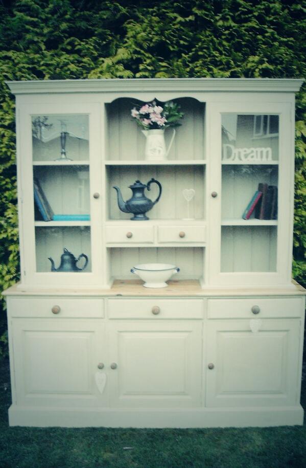 Chic_Conception's tweet photo. Stunning Solid Pine Glazed Welsh Dresser - £445.00 #AnnieSloan #pine #home #vintage http://t.co/tuJWljdH8i