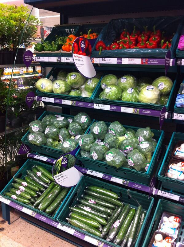 Prices down staying down promo end! #awesome31 <a href="/Emmamoys/">Moys</a> <a href="/SarahLawls/">Sarah Lawler</a> <a href="/2tilesmilePZ/">Penzance</a> <a href="/greengrocer31/">Produce Revolution</a>