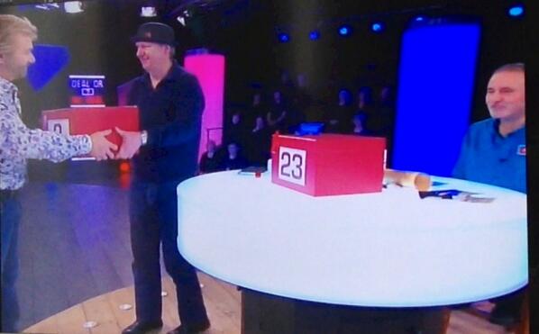kalprit's tweet photo. @hypnophil my now famous Brother in Law with Box 23 on todays Deal or No Deal.. Lovin the hat!!! 😄 http://t.co/pfTHjjhFDb